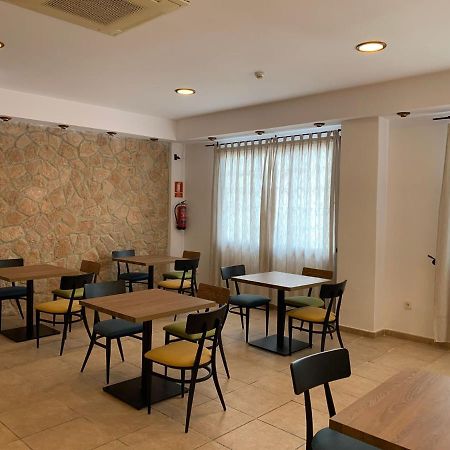 Hostal Rosalia Sant Antoni de Portmany Екстериор снимка