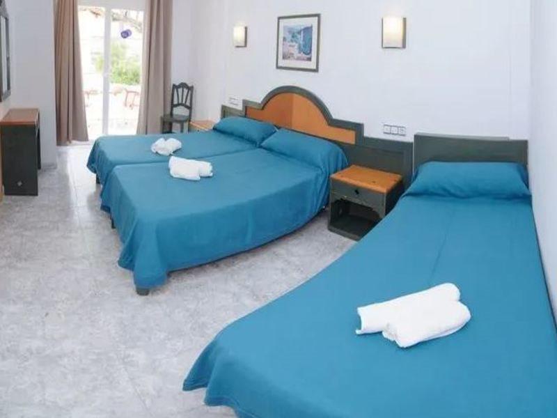 Hostal Rosalia Sant Antoni de Portmany Екстериор снимка