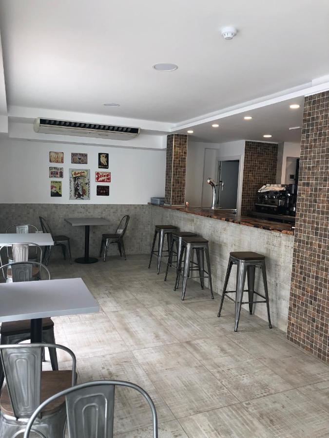Hostal Rosalia Sant Antoni de Portmany Екстериор снимка
