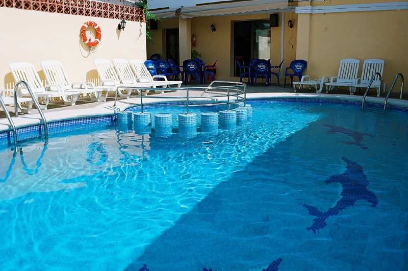 Hostal Rosalia Sant Antoni de Portmany Екстериор снимка