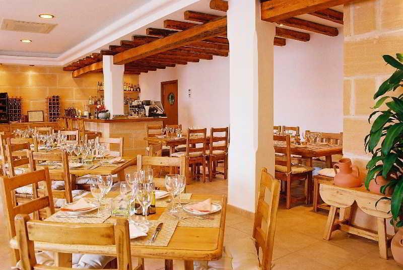 Hostal Rosalia Sant Antoni de Portmany Екстериор снимка